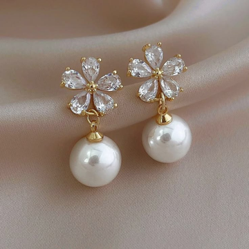 The Complete Guide to Choosing the Perfect Earrings for Every Face Shape